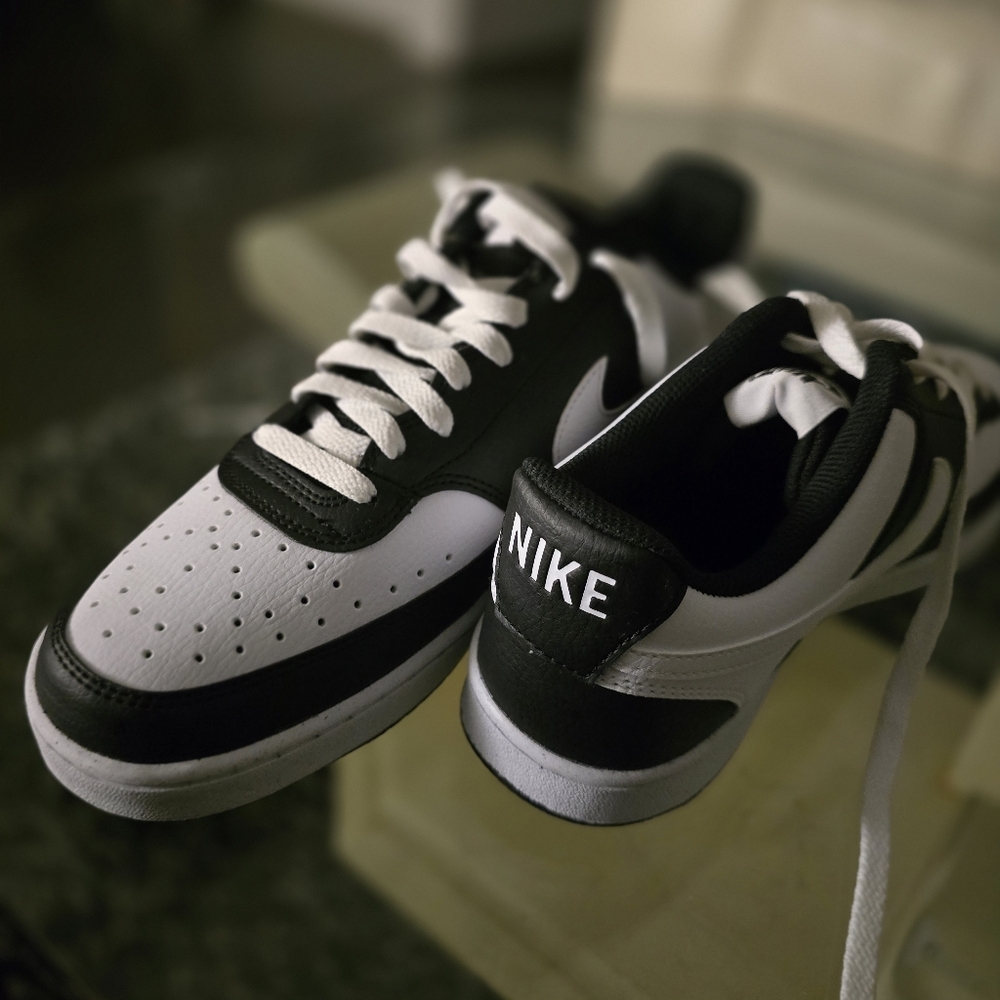 Nike Men's Black and White Sneakers